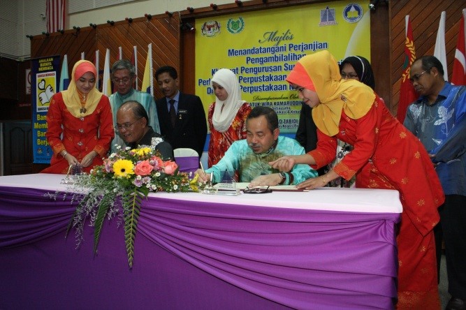 Majlis menandatangani Memorandum Perjanjian (MoU)